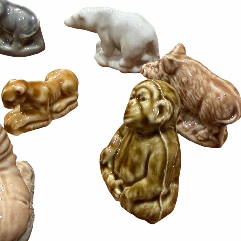 Wade Whimsies: Polar Bear, Lionness, Walrus, Elephant, Zebra, Chimp, Otter, Boar - Picture 5 of 6